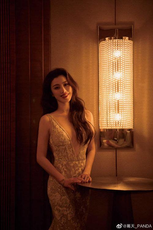 朝阳吃瓜群众最新网站 朝阳天空成惊艳,吃瓜群众热议新景观