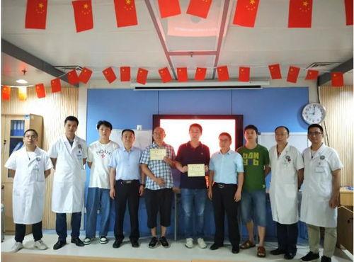 朝阳吃瓜群众最新网站 朝阳天空成惊艳,吃瓜群众热议新景观